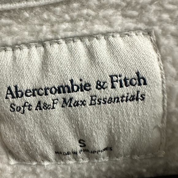 Abercrombie and Fitch Crewneck Sweatshirt Size Small - Picture 3 of 8